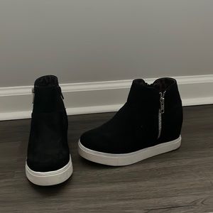 Steve Madden boots/tennis shoes